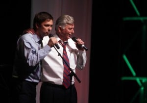 Gov. Mike Beebe performs
